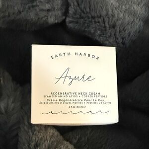 Earth Harbor Azure Regenerative Neck Cream - White